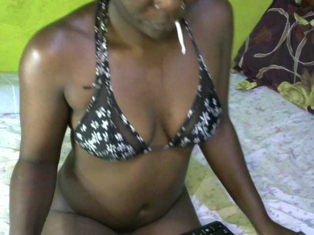 Φωτογραφίες Sexydee02 hey am new lets chat have fun and mingle together #ebony #new