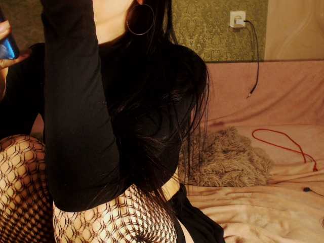 Φωτογραφίες Sexymalay18 Hi I am Alina) Lovens from 2 x tokenes) Subscribe) On the golden rain we collect! i want pvt my love !