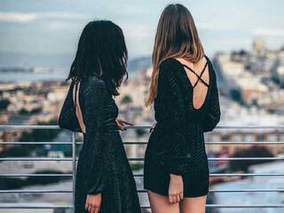 Ερωτική συνομιλία μέσω βίντεο Shancurves