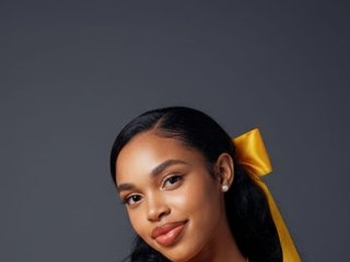 Ερωτική συνομιλία μέσω βίντεο ShantalJames