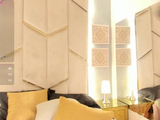 Ερωτική συνομιλία μέσω βίντεο SharitHills