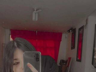 Ερωτική συνομιλία μέσω βίντεο sharlotte-1