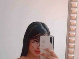 Ερωτική συνομιλία μέσω βίντεο sharoncarolin