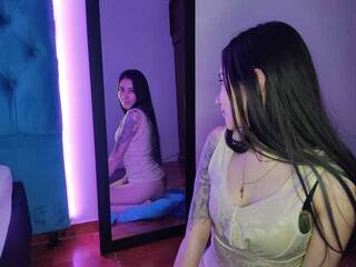 Ερωτική συνομιλία μέσω βίντεο sharoon2u