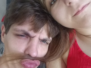 Ερωτική συνομιλία μέσω βίντεο HornyLadyAndAndrey