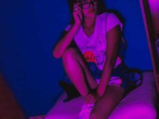 Ερωτική συνομιλία μέσω βίντεο skarl3tt