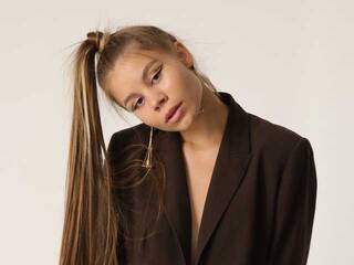 Ερωτική συνομιλία μέσω βίντεο skyler-lux