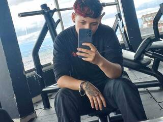 Ερωτική συνομιλία μέσω βίντεο slut-tom1