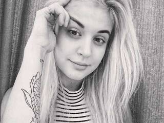 Ερωτική συνομιλία μέσω βίντεο SmallCat4