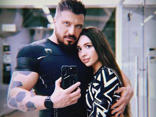 Ερωτική συνομιλία μέσω βίντεο SnakeandTina