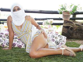 Ερωτική συνομιλία μέσω βίντεο Souzan-halabi