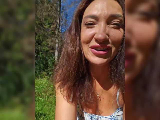 Εκπομπές οθόνης Miss_Stella