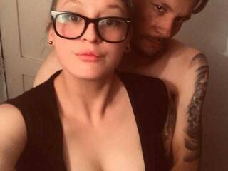 Ερωτική συνομιλία μέσω βίντεο StorysShows