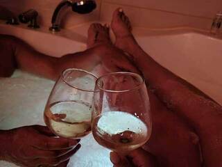 Ερωτική συνομιλία μέσω βίντεο susliksa