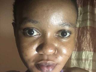 Ερωτική συνομιλία μέσω βίντεο Sweet-Iddah