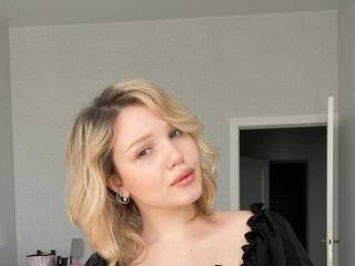 Ερωτική συνομιλία μέσω βίντεο swettyholly