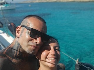 Ερωτική συνομιλία μέσω βίντεο TattooedCouple