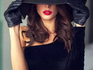 Ερωτική συνομιλία μέσω βίντεο TattyAnal