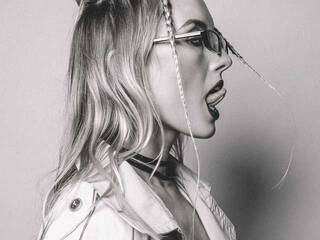 Ερωτική συνομιλία μέσω βίντεο technobabe