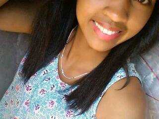 Ερωτική συνομιλία μέσω βίντεο Maellah