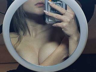 Ερωτική συνομιλία μέσω βίντεο ThanderKiti