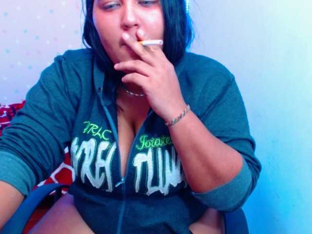 Φωτογραφίες Themistress #findom #smoke #mistress #bigboobs #sph #lovense
