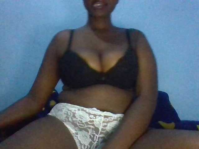 Εκπομπές οθόνης Tightpussy22