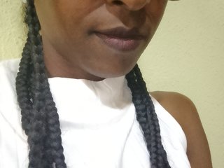 Ερωτική συνομιλία μέσω βίντεο Tinah24