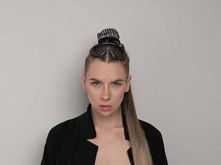 Ερωτική συνομιλία μέσω βίντεο TinaLizz