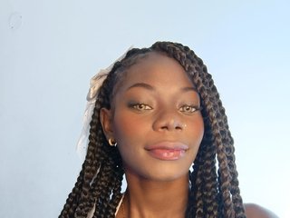 Ερωτική συνομιλία μέσω βίντεο tiny-sexy-ebony