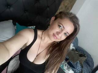 Ερωτική συνομιλία μέσω βίντεο titsparadise