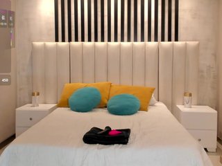 Ερωτική συνομιλία μέσω βίντεο ToriCross