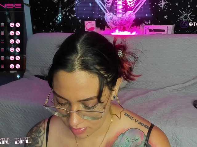 Φωτογραφίες CoralineBee Dont be rude. say Hi #bbw #tattooed #latina #Big