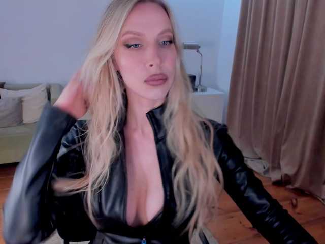 Εκπομπές οθόνης ToxicBlonde