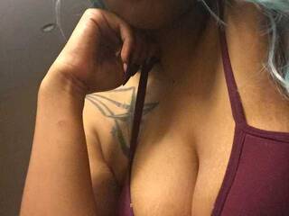 Ερωτική συνομιλία μέσω βίντεο TrinityStahr