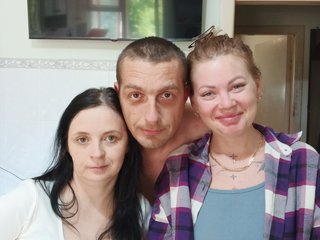 Ερωτική συνομιλία μέσω βίντεο Triopara