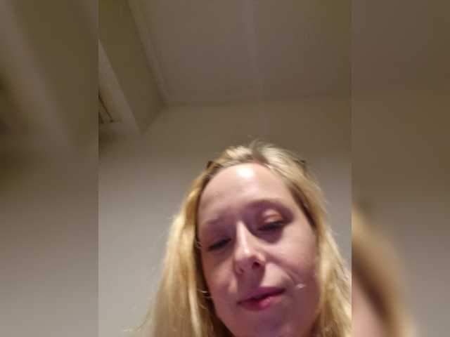Εκπομπές οθόνης TrishaCute