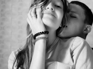 Ερωτική συνομιλία μέσω βίντεο Twix-MA