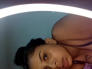 Ερωτική συνομιλία μέσω βίντεο Twolatinshott