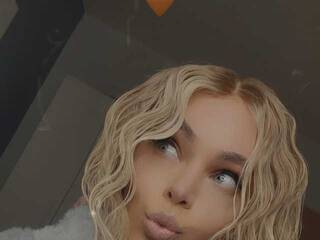 Ερωτική συνομιλία μέσω βίντεο TyraKadney