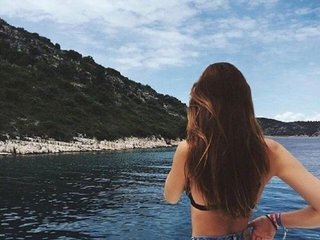 Ερωτική συνομιλία μέσω βίντεο Unearthly-Julia