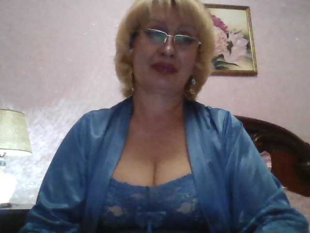 Φωτογραφίες _mamasita_ Greetings, my dears: * Welcome im my room. I will be glad to your attention and gifts :) I'm collecting tokens for a better camera. Need @remain :*