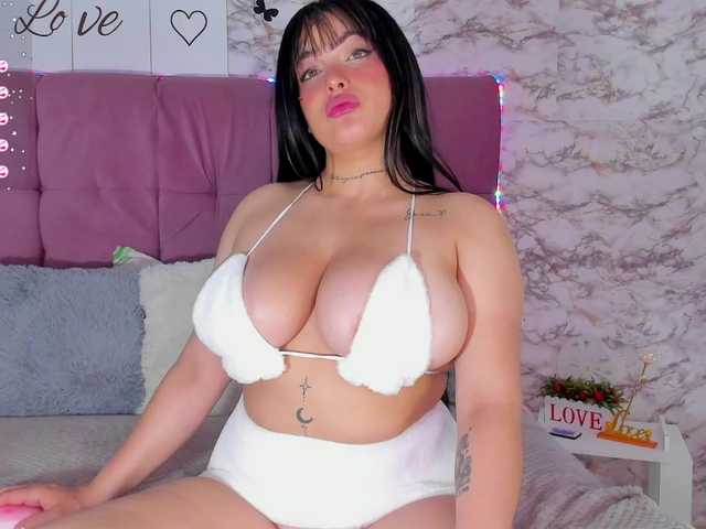 Φωτογραφίες Valerie-Baker I am the horny busty that you were looking for so much, do you want to see how I bounce on top of you? ♥#latina #bigboobs #bigass #lovense #anal #squirt