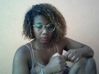 Ερωτική συνομιλία μέσω βίντεο Chachachocolate