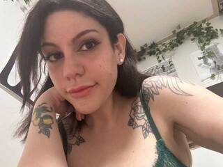 Ερωτική συνομιλία μέσω βίντεο Velvet-Berry99