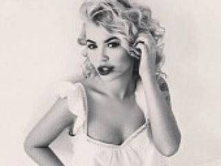 Ερωτική συνομιλία μέσω βίντεο verooonika