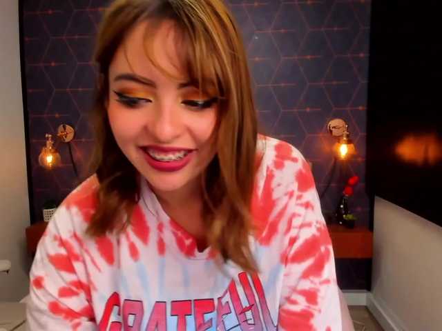 Εκπομπές οθόνης VickyBathory