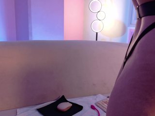 Ερωτική συνομιλία μέσω βίντεο ViolettCastel