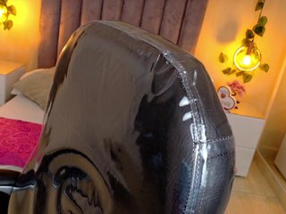 Ερωτική συνομιλία μέσω βίντεο Wanda-Olsenn