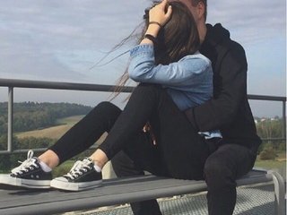Ερωτική συνομιλία μέσω βίντεο weedfuncouple